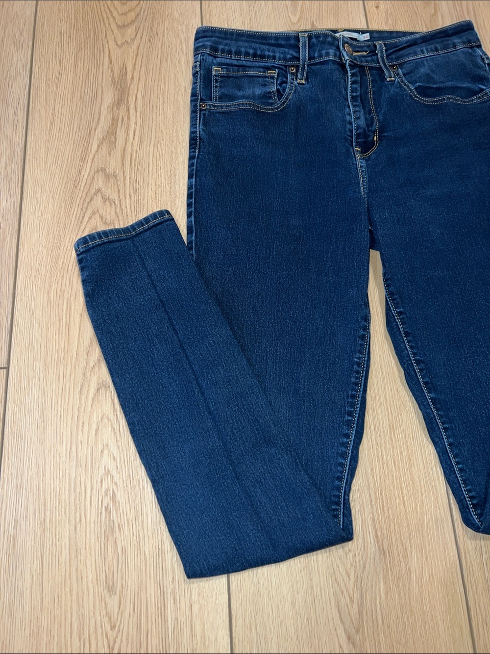 Levi's Women's Indigo High Rise Skinny Jeans - Picture 7 of 16